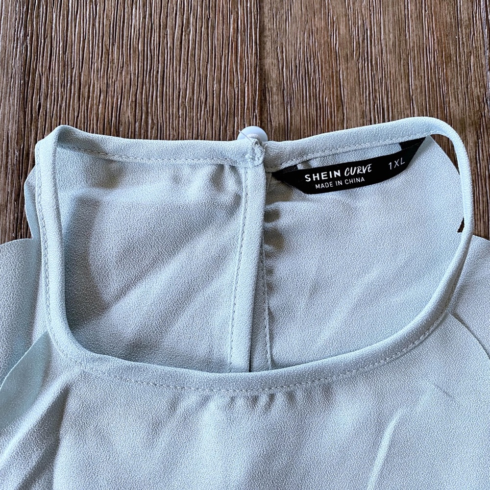 4/$20 SHEIN Curve Scalloped Tank Top - Picture 2 of 8